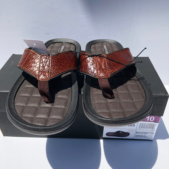 Kenneth Cole Men's Brown Leather Flip Flop Sandal - Picture 2 of 6